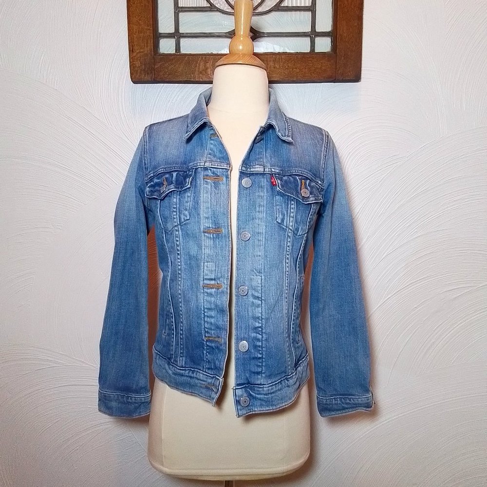 Levis Denim Jacket Blue Jean Trucker Jacket size S